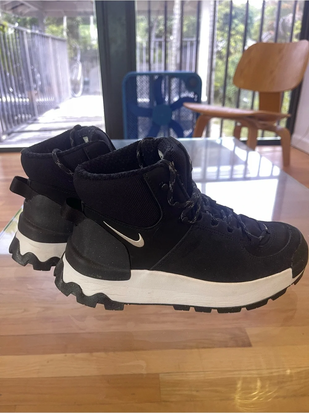 Nike Women's Black and White High-Top Trail Sneakers